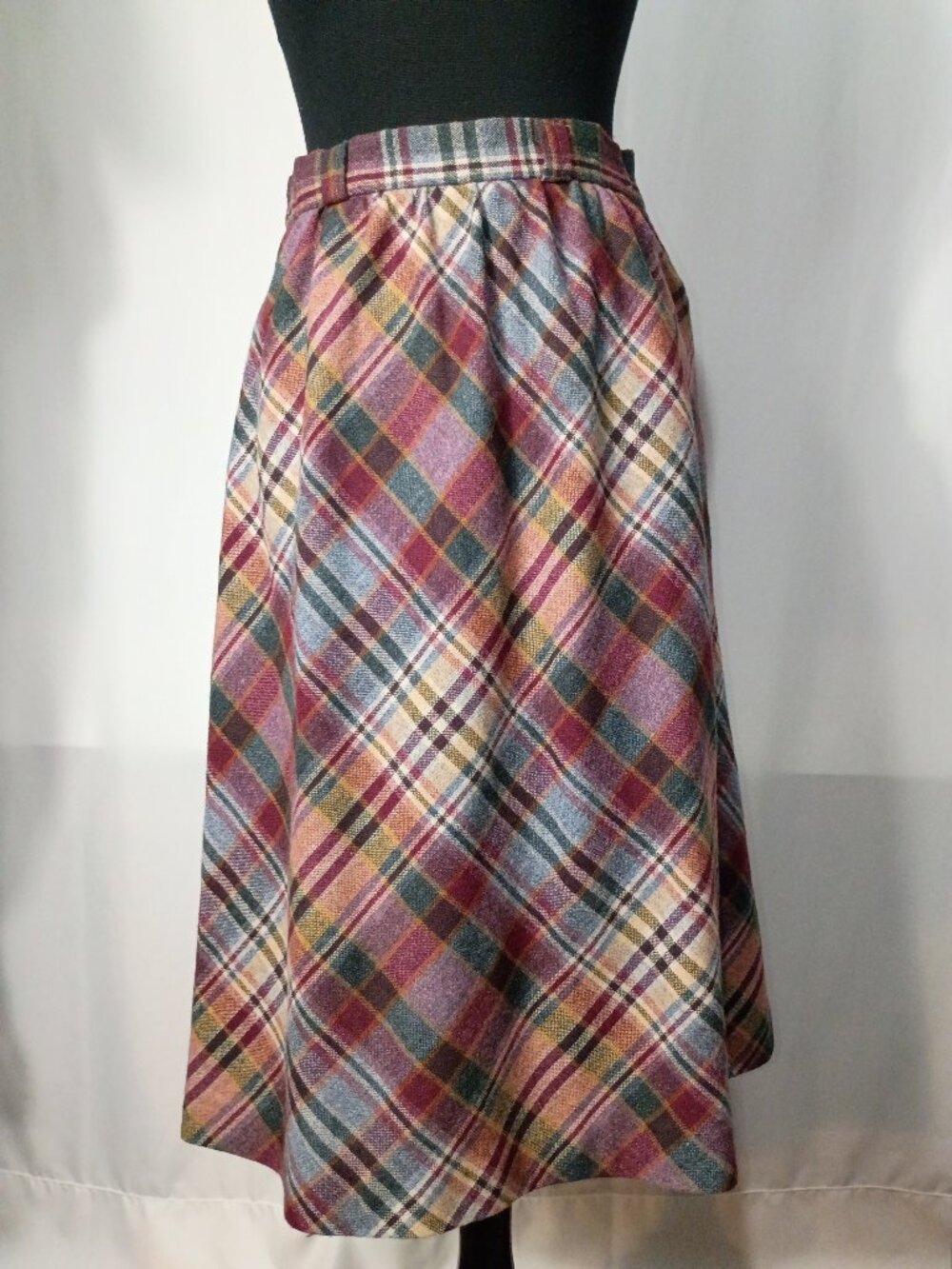 Vintage International ladies garment workers union burgundy  plaid skirt size 11